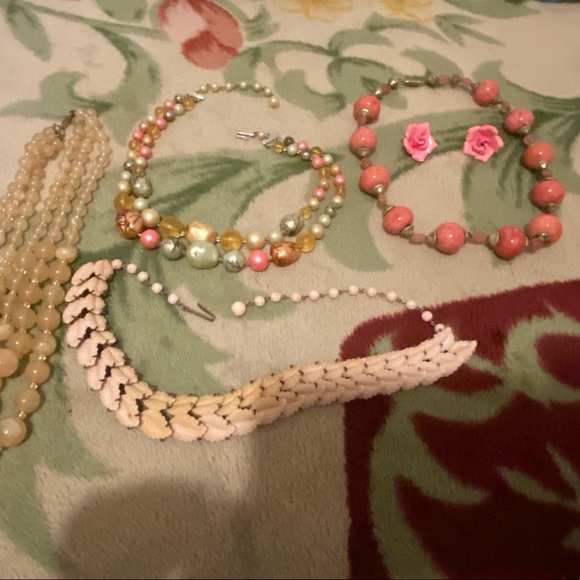 Vintage pink jewelry (AZ) - Picture 2 of 16